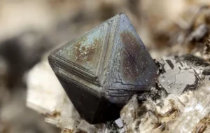 Manyetit Taşı