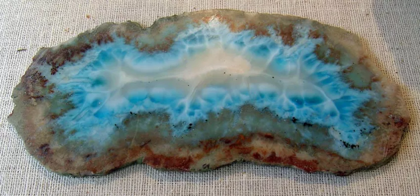 Larimar Taşı