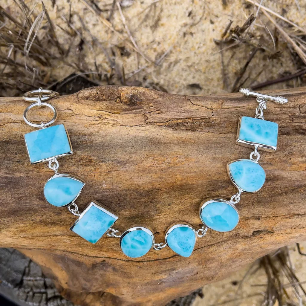 Larimar Taşı