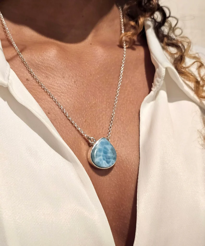 Larimar Taşı