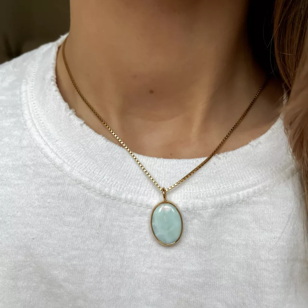 Larimar Taşı