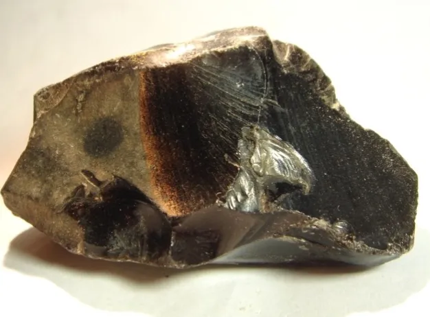 Obsidyen Taşı