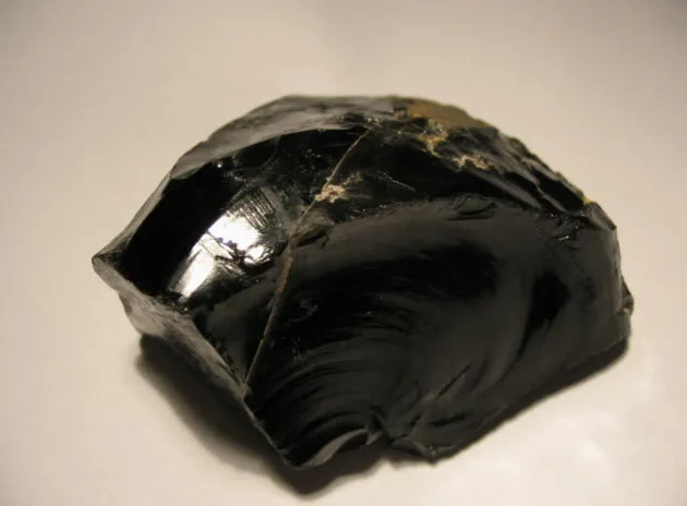 Obsidyen Taşı